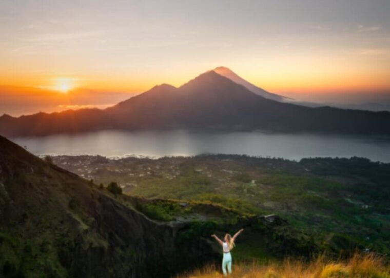 hiking in bali